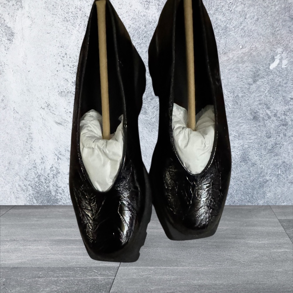 Katy Perry Collections Glossy Black Loafers. new in box